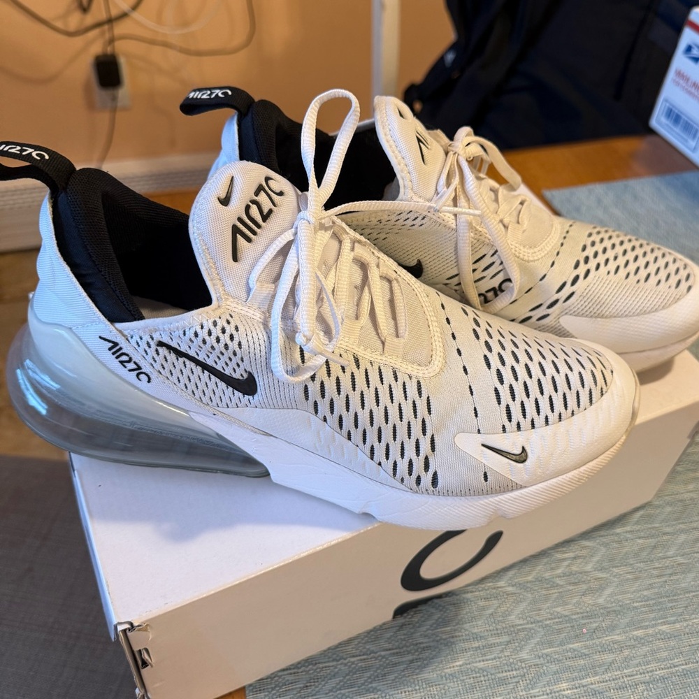 Nike Air Max 270 White- women 10.5 excellent condition